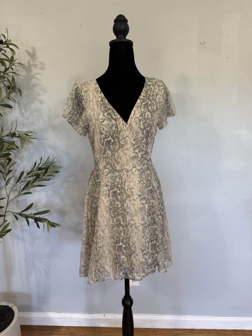 Abercrombie & Fitch Snakeskin Print Wrap Dress Fit And Flare Boho Sz Small